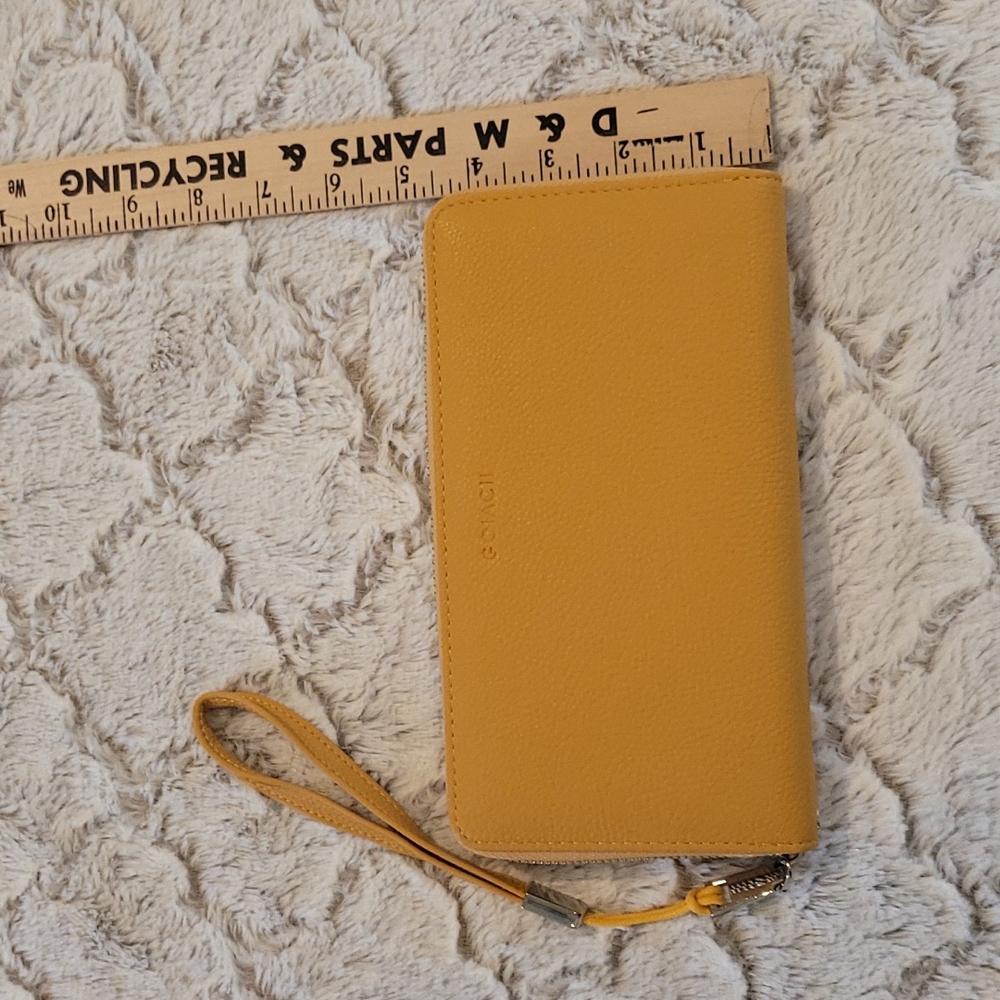 New Never Used Zip Wallet/Wristlet